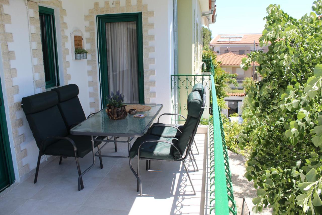 Azure Bliss Suites Nikiti  Esterno foto