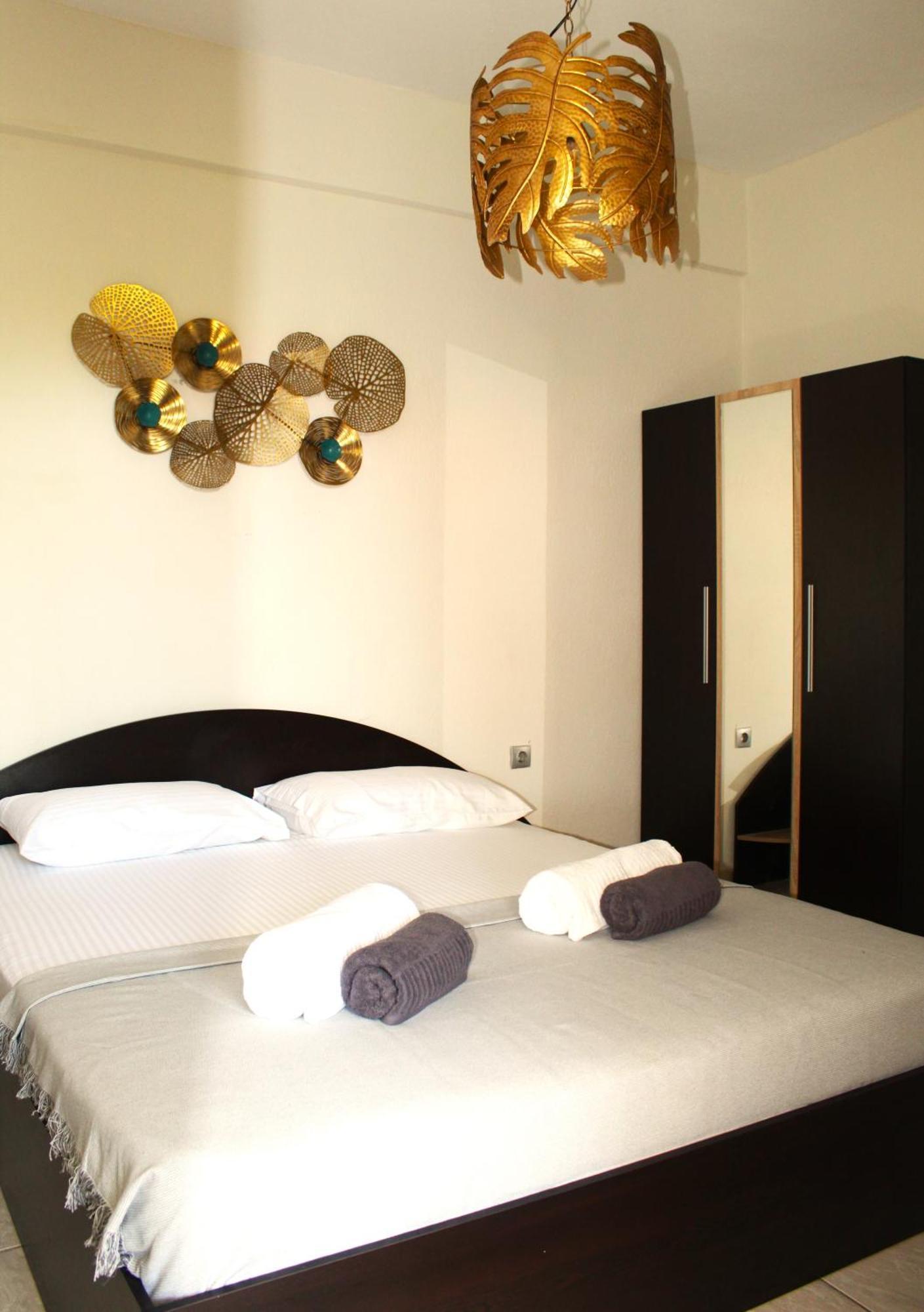 Azure Bliss Suites Nikiti  Esterno foto