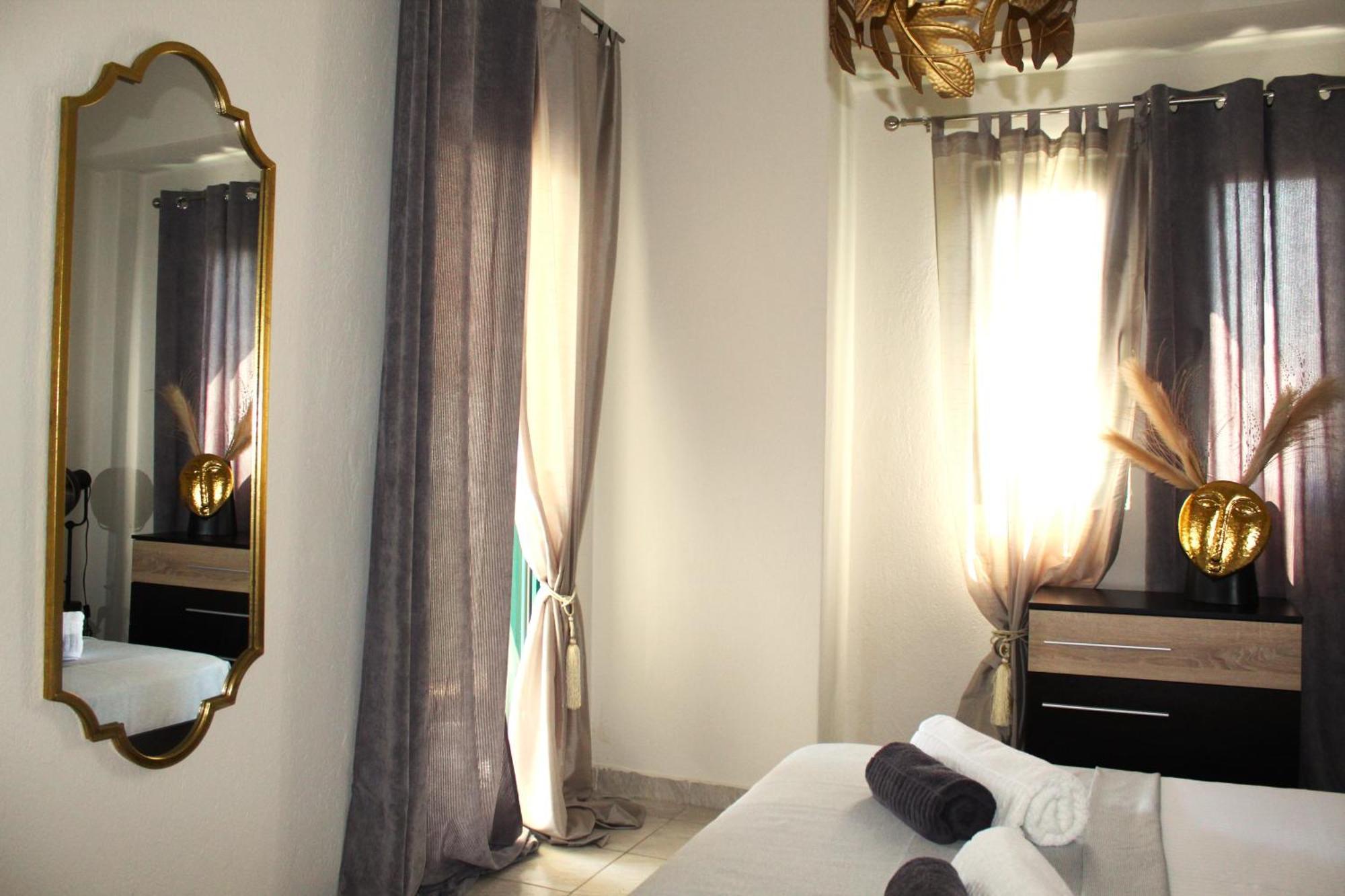 Azure Bliss Suites Nikiti  Esterno foto